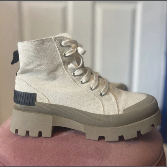 ZARA Cream Lace-Up High-Top Boots Size 8. - Picture 6 of 6